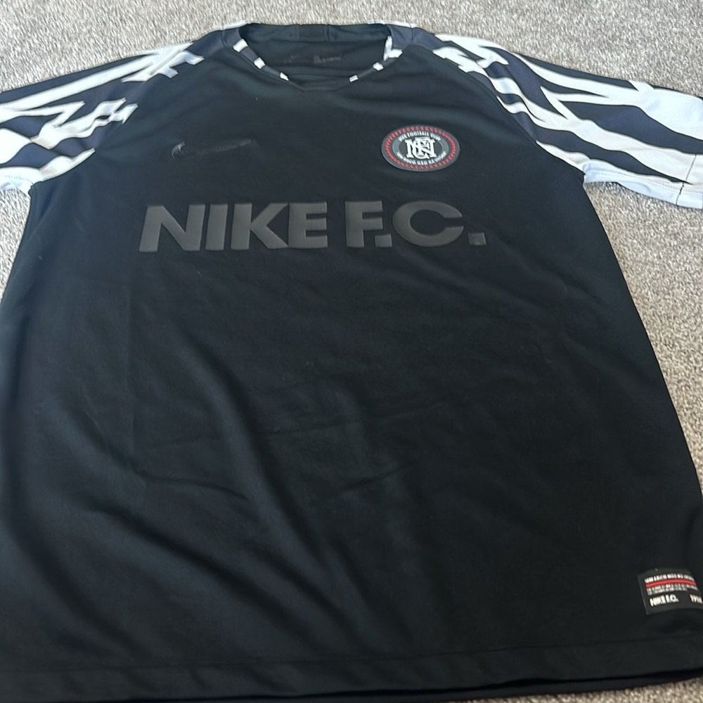 Nike Football Club Jersey - Picture 2 of 6